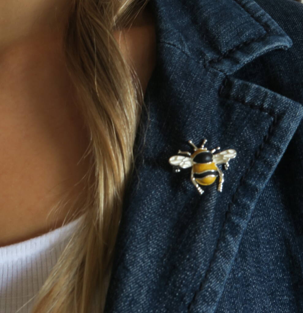 Bee on sale brooch pin