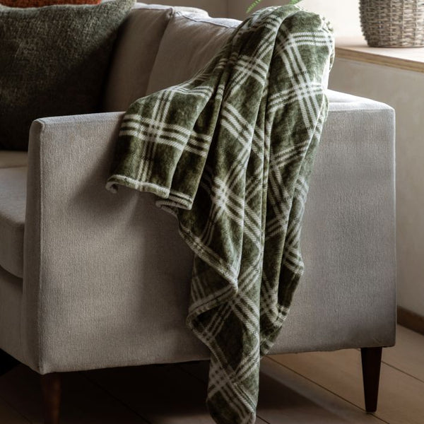 Kilburn & Scott Checkmate Throw in Olive
