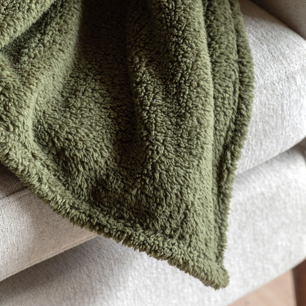 Kilburn & Scott Teddy Fleece Throw - Olive