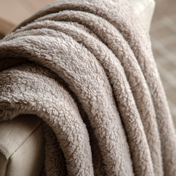 Kilburn & Scott Teddy Fleece Throw - Taupe